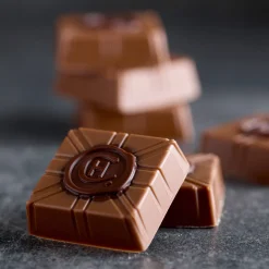 Milk Chocolate|Caramel Chocolate<Hotel Chocolat Caramel Pecan Chocolate Selector
